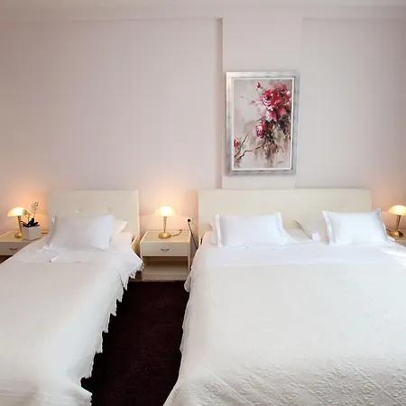 Bellevue 4* トロギール
