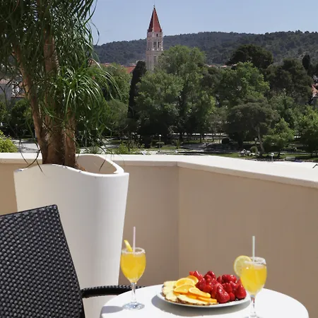 Otel Bellevue Trogir