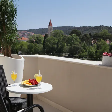 Bellevue 4* Трогир
