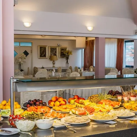Отель Bellevue 4*