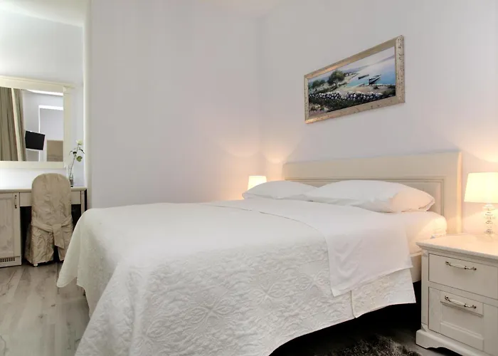 Szálloda Bellevue Trogir